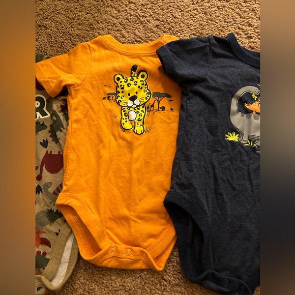 3 onesies - Picture 3 of 4